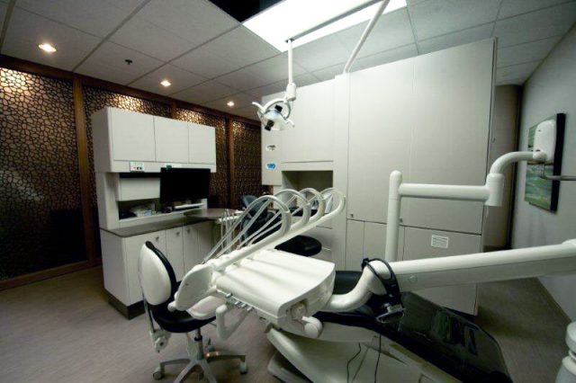vancouverharbourdental-about-us2 https://vancouverharbourdental.incloud365.ca/wp-content/uploads/2023/07/vancouverharbourdental-about-us2-640x426.jpg
